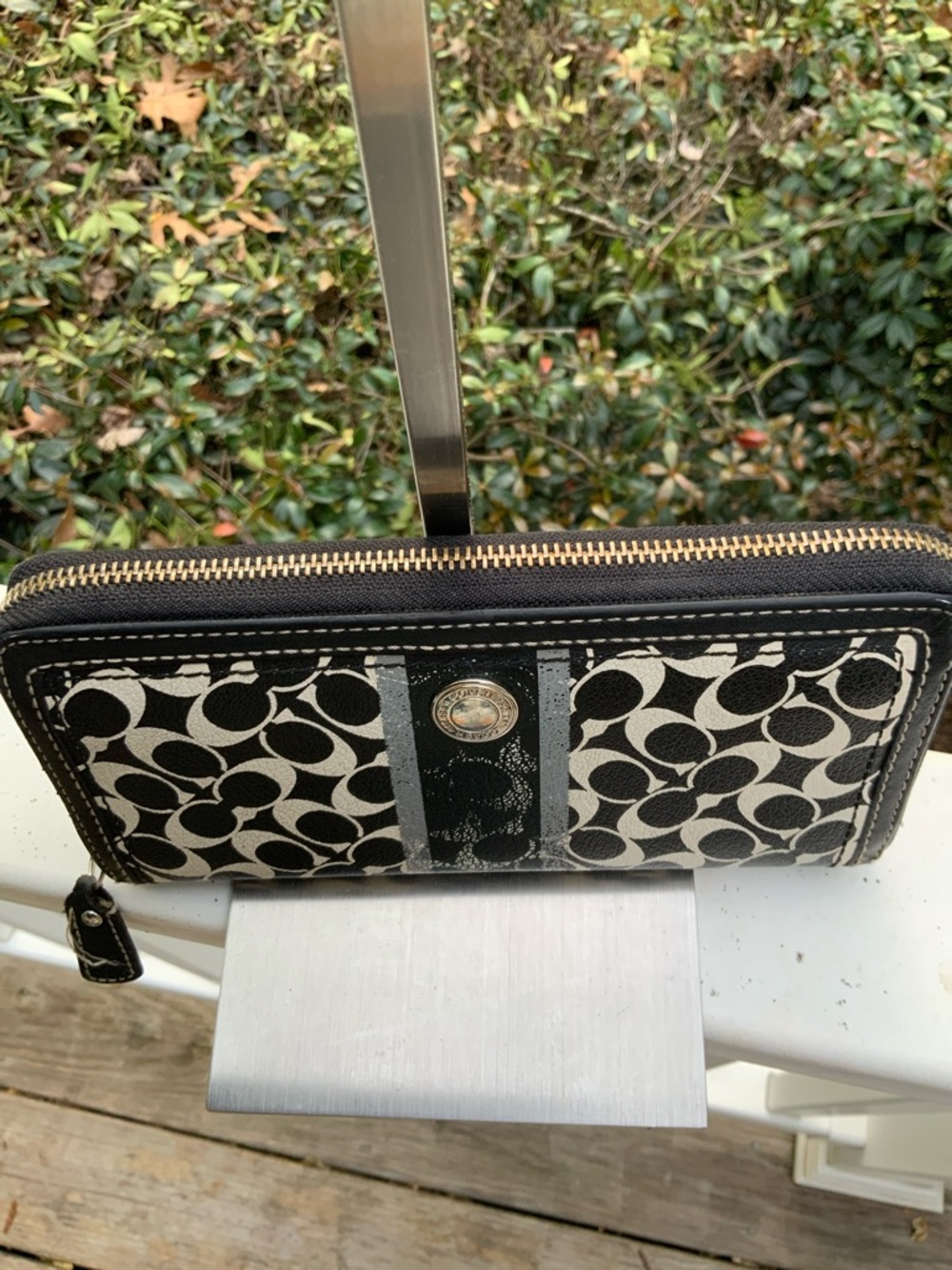 Coach Black and White Signature Zip Around Wallet - Picture 2 of 12